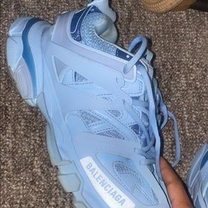 Size 9 woman’s balenciaga’s